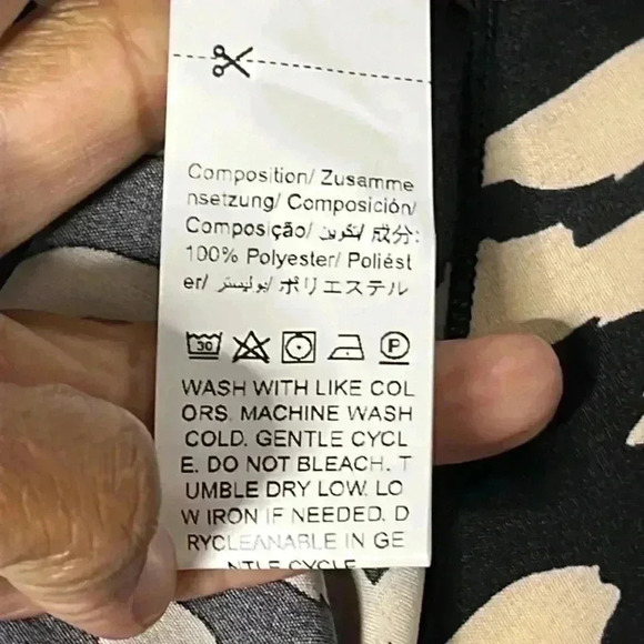 SHEIN Curve Abstract Black Tan Print Wrap Blouse Size 2X - Picture 7 of 7